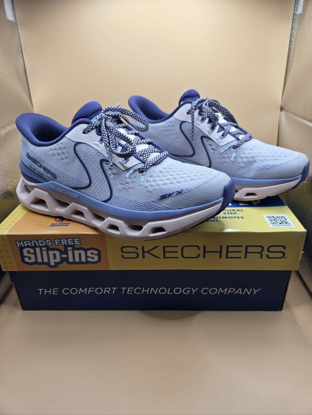 Skechers Hands Free Slip-Ins Glide-Step in Pink and Blue NIB Size 7 Medium Width